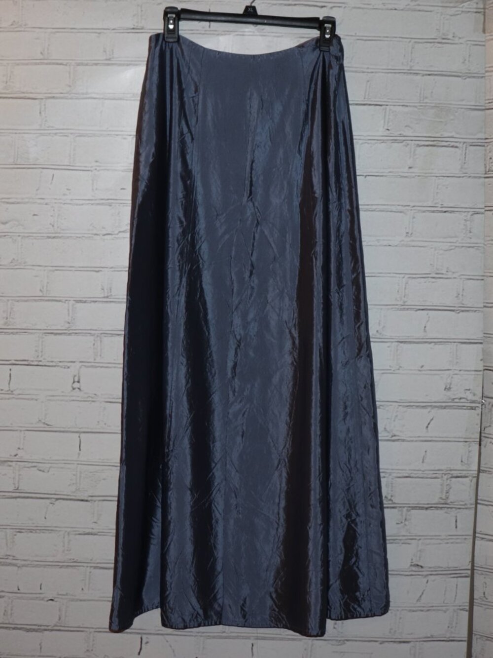 ✨ Crimson by Lawrence Kurtz Satin Skirt • Size 12 ✨